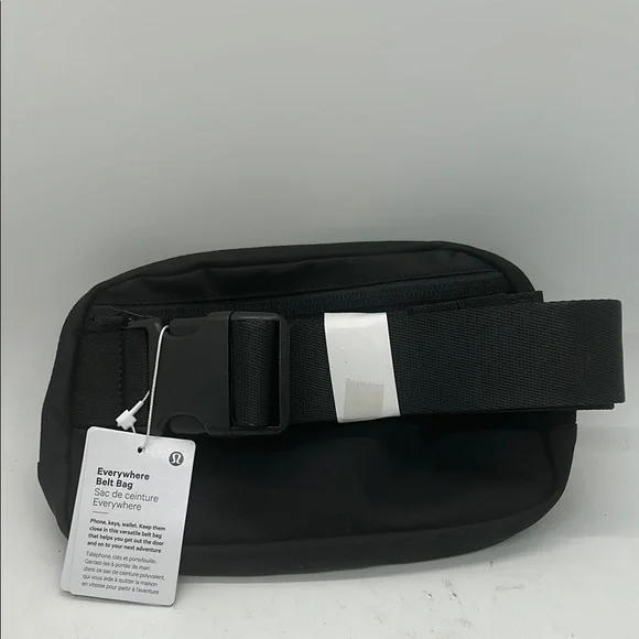 Lululemon Athletica NWT Sleek Functional Black Everywhere Belt Bag 🌸🌸 - Picture 2 of 2